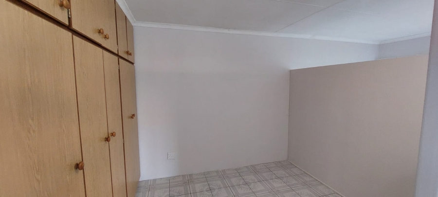 To Let 3 Bedroom Property for Rent in Pentagon Park Free State